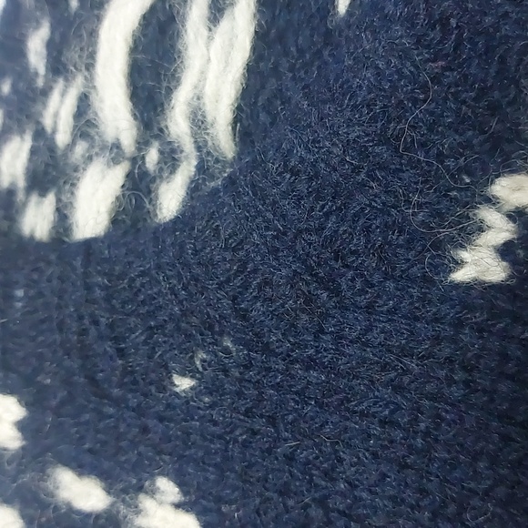 Vintage, Size M, Navy Blue Reindeer Pattern 100% Wool Sweater - Picture 12 of 13
